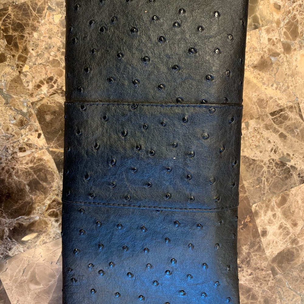 Versatile Clutch - image 3